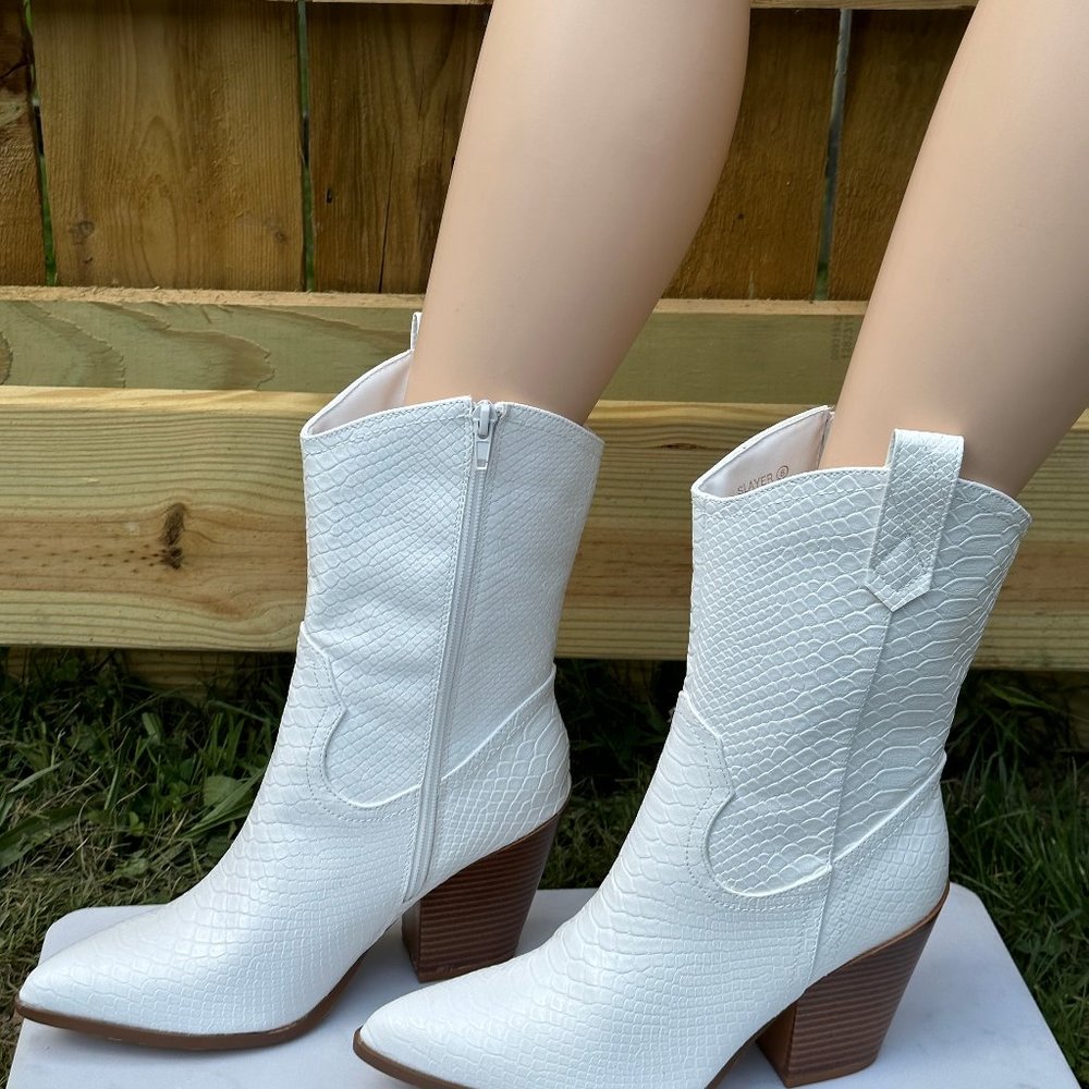 * Mata White Cowgirl Cowboy Ankle Boots Western Block Heels - Picture 2 of 5